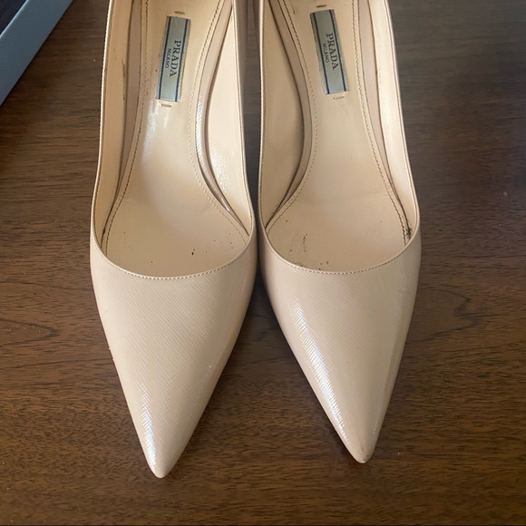 Prada Saffiano pump - Picture 2 of 16